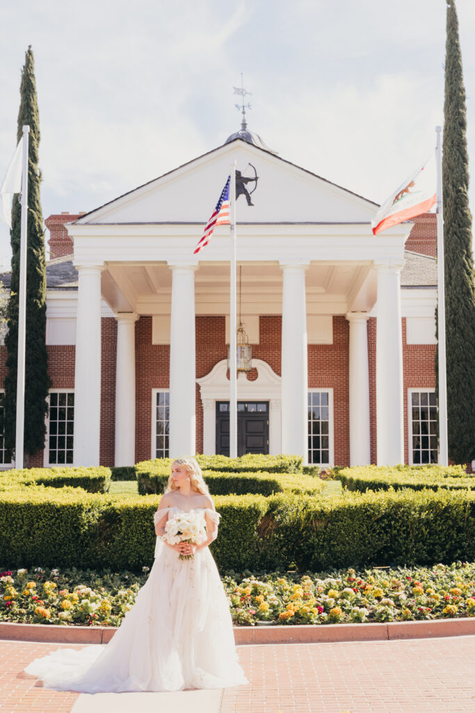 Sherwood Country Club
Bride portrait at Sherwood Country Club wedding editorial in Thousand Oaks California
