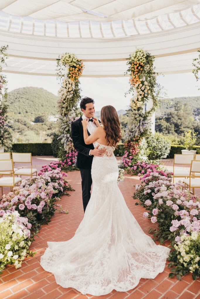 Sherwood Country Club wedding editorial couple portrait in Thousand Oaks California
