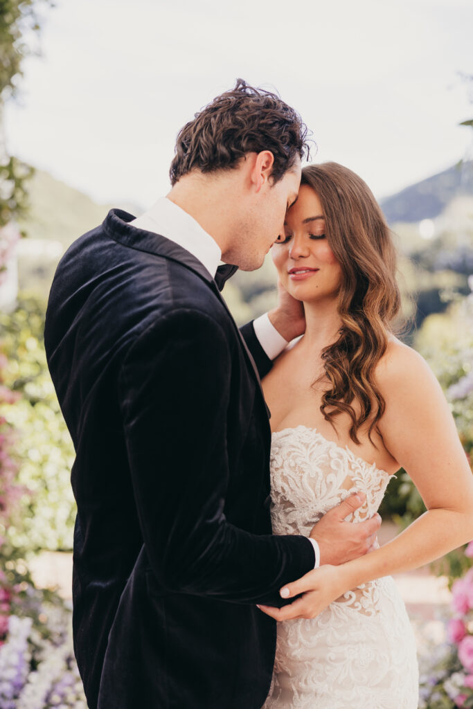 Sherwood Country Club wedding editorial couple portrait in Thousand Oaks California
