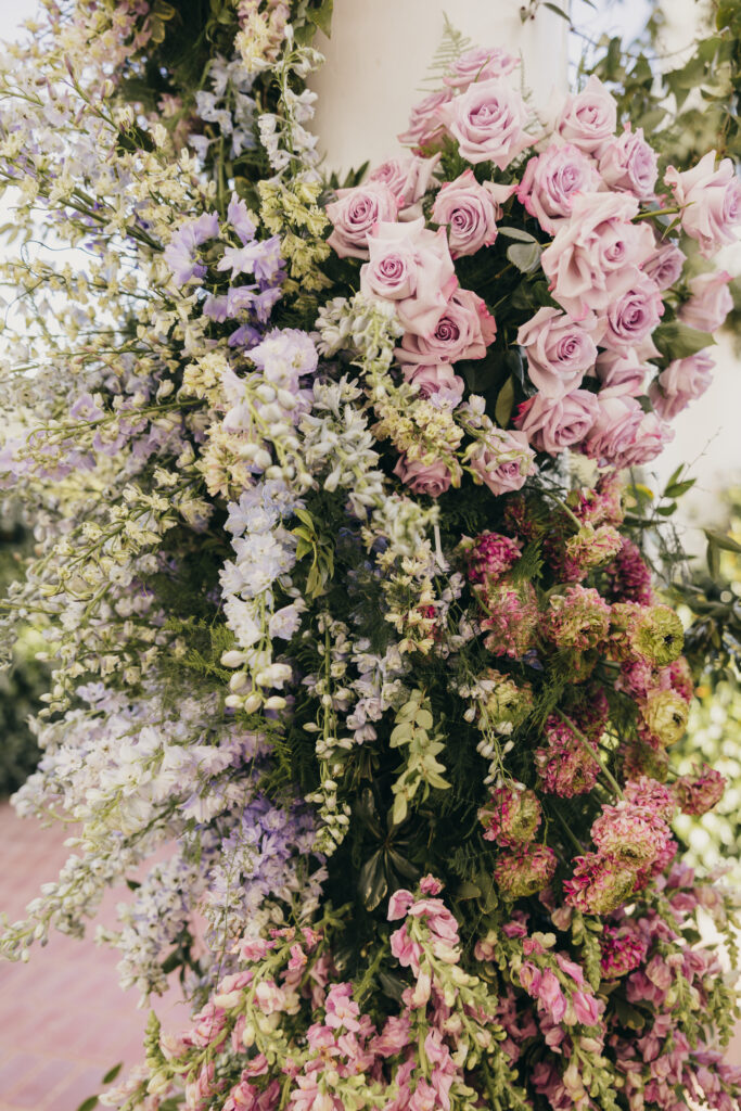 Ceremony arch and florals at Sherwood Country Club wedding editorial
Luxury wedding florals at Sherwood Country Club editorial