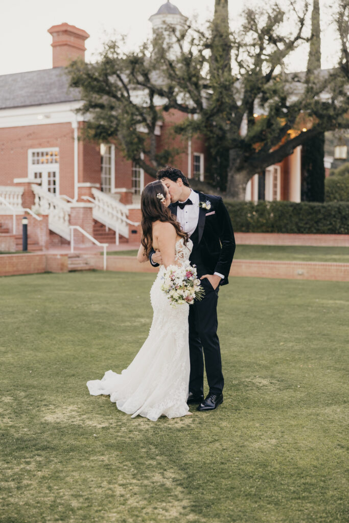 Sherwood Country Club wedding editorial couple portrait in Thousand Oaks California
