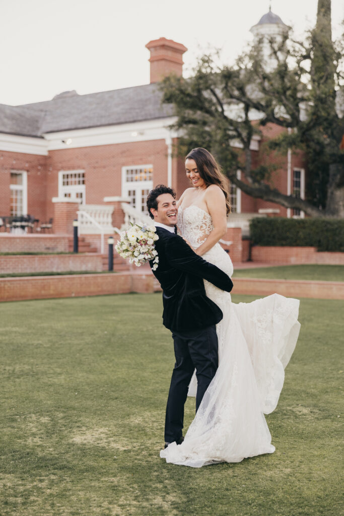 Sherwood Country Club wedding editorial couple portrait in Thousand Oaks California
