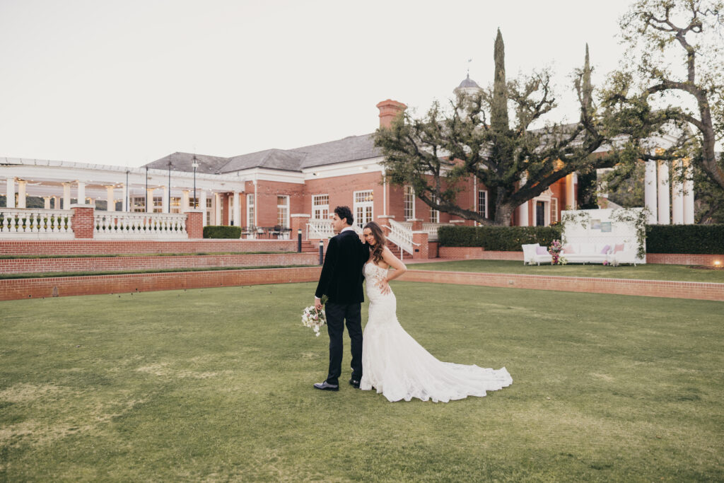 Sherwood Country Club wedding editorial couple portrait in Thousand Oaks California
